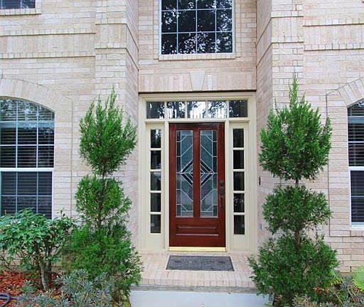 5th image of 414 Seaborough Ln