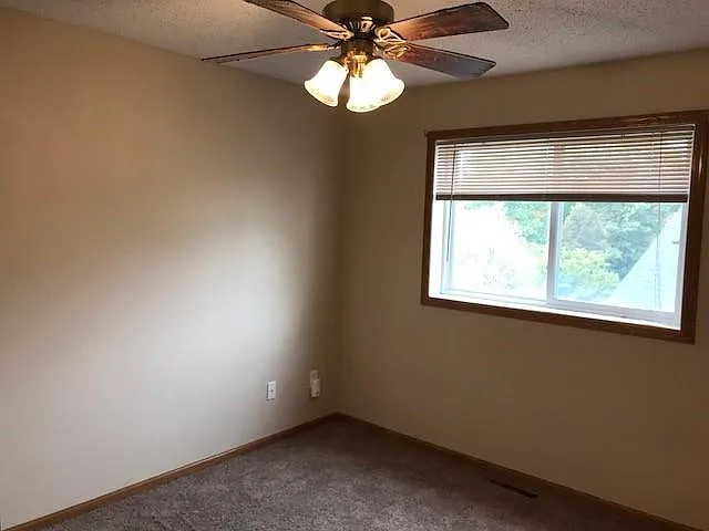 6732 Meadow Grass Ln S — Photo 4