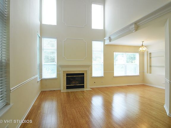 2nd image of 1525 E Baronet Ln