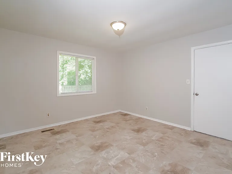 4315 Standish Dr — Photo 10