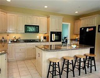 4th image of 120 Crickett Ln