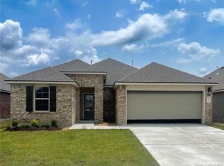 2212 Savannah View Dr, Lake Charles, LA 70607
