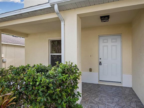 3rd image of 30730 Sonnet Glen Dr