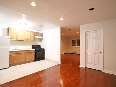 819 E 215th St, Bronx, NY, 10467