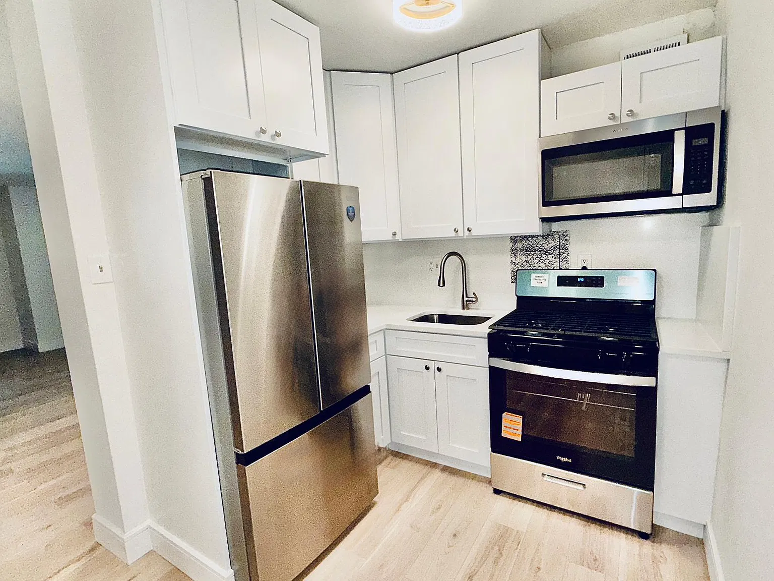 Studio, 462 sqft, $1,800 — Photo 3