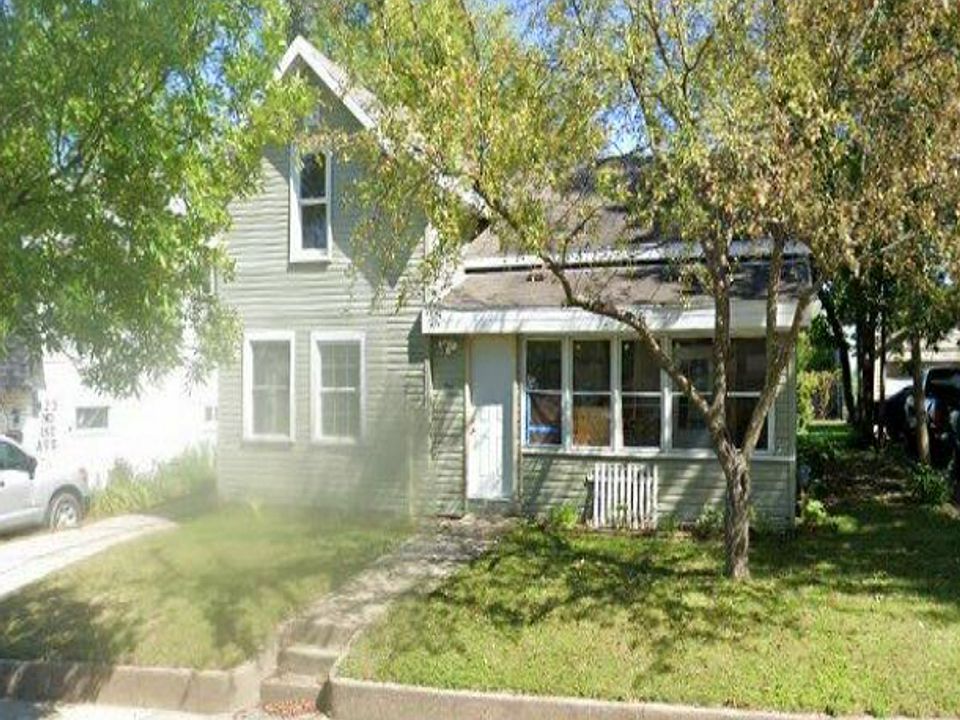 1st image of 417 N 1st Ave