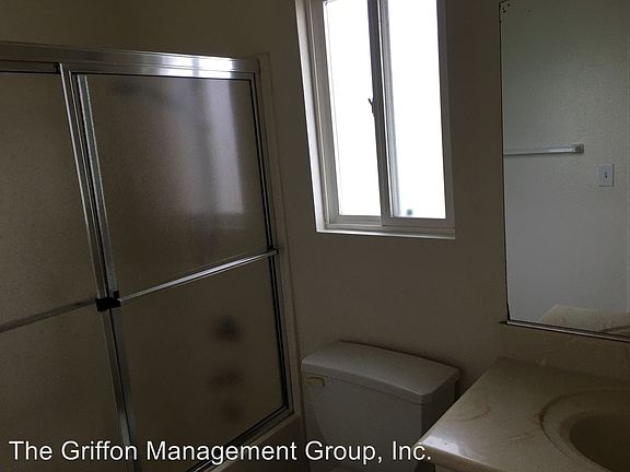 3rd image of 1083 Reinhart St