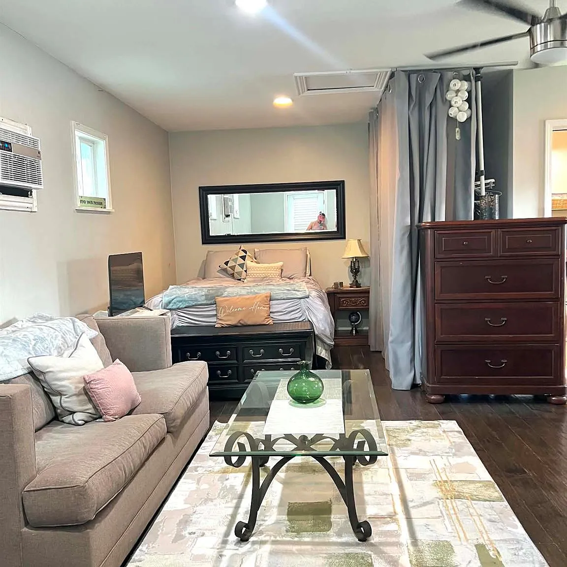 Studio, 1.0 bath, 460 sqft, $1,100 — Photo 2