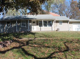 904 7th St, Corning, IA 50841