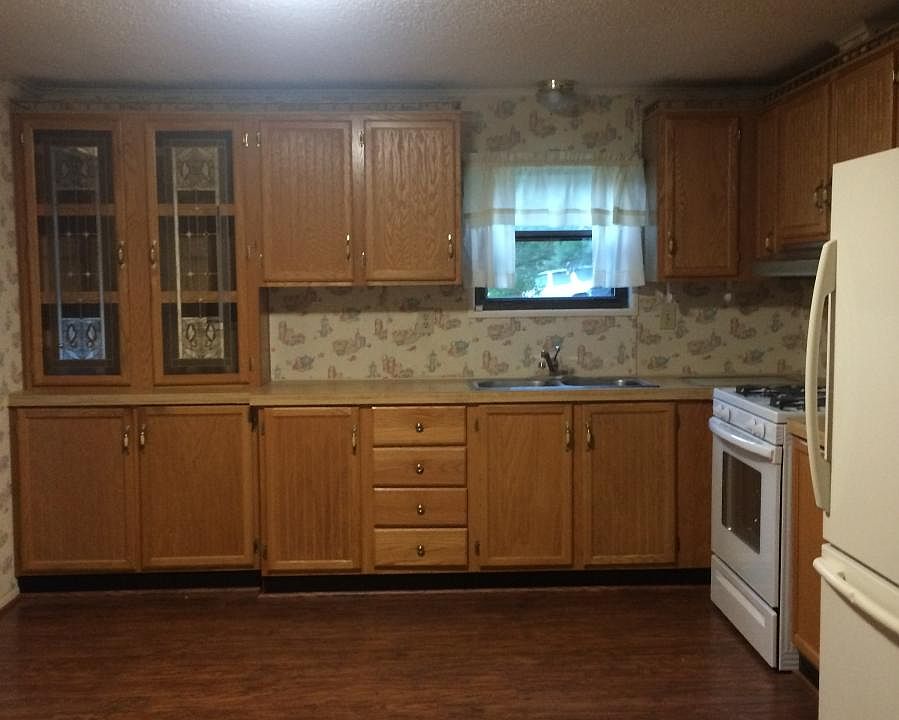 1st image of 3 Greenwood Dr