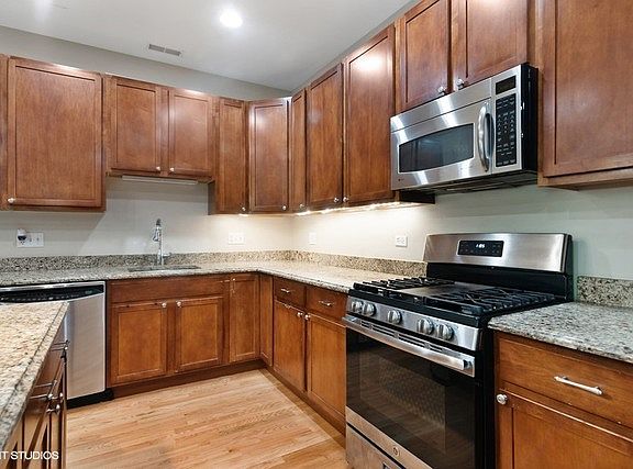 4th image of 1218 W Carmen Ave APT 5