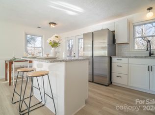 2594 Cedar Valley Dr, Conover, NC 28613