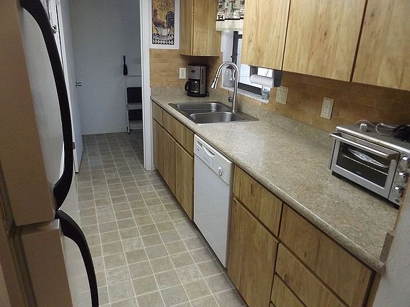 3rd image of 790 E Gilchrist Ct APT 2A