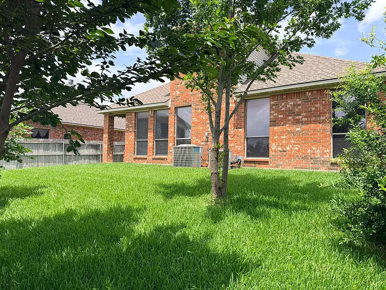 1716 Deer Crossing Dr — Photo 36
