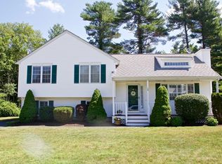 14 Round Table Ln, Taunton, MA 02780