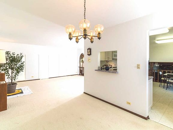 4th image of 16909 Holmes Ave