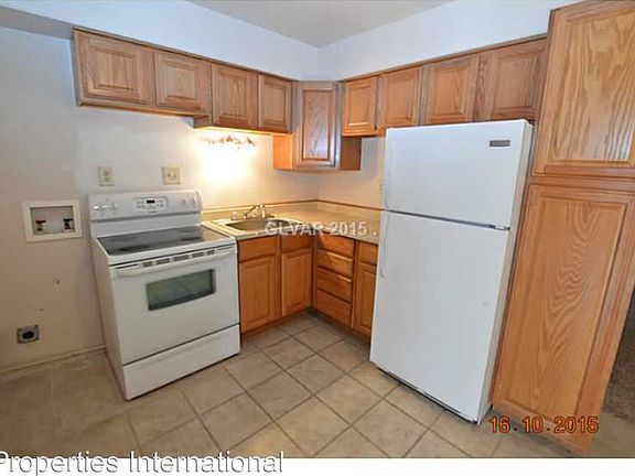 5th image of 109 E Van Wagenen St