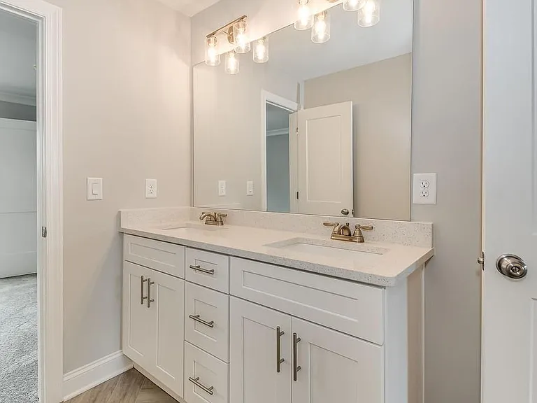 35 Sudderth St — Photo 39