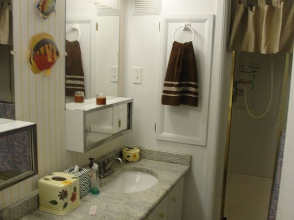 3rd image of 16 Joanna Dr