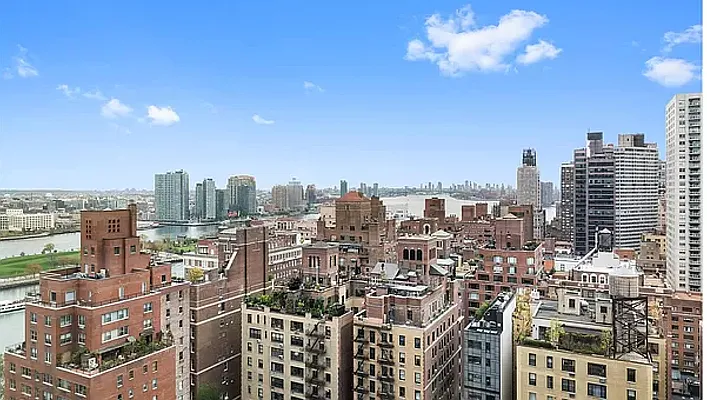 Sold by Compass | media 21