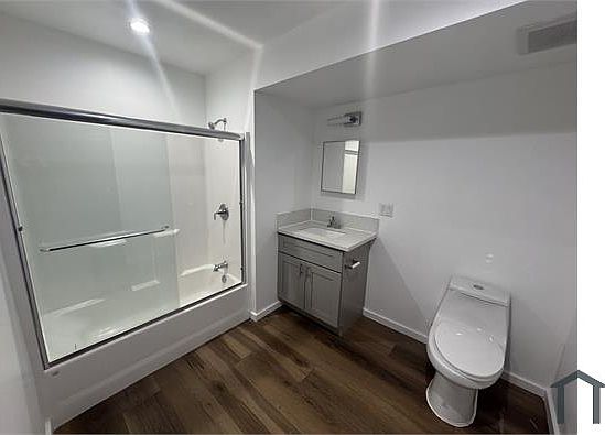 4th image of 325 N Fickett St #101