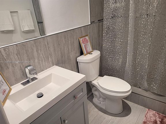 4th image of 12500 NE 15th Ave APT 607