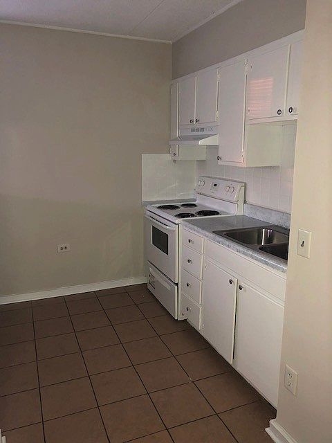 2nd image of 2728 Davenport Rd APT 9