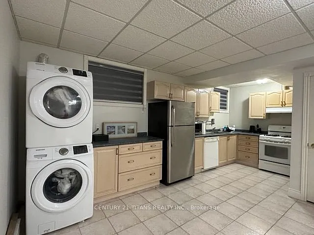 10 Kevlin Rd #BASEMENT — Photo 8