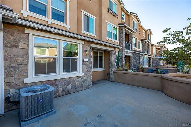 4 bed, 2066 sqft, $3,800 — Photo 1