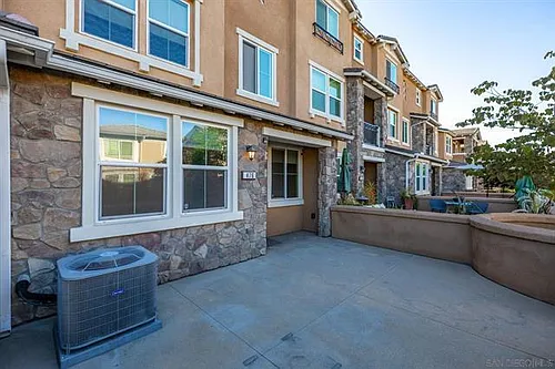 476 Prosperity Dr Photo 1
