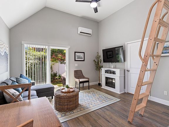 3rd image of 994 Portland Road #2