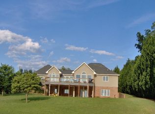 121 Penhook Pt, Penhook, VA 24137