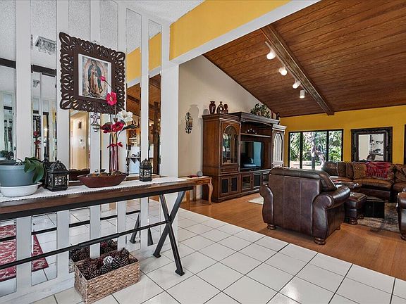 5th image of 7817 Nutmeg Court