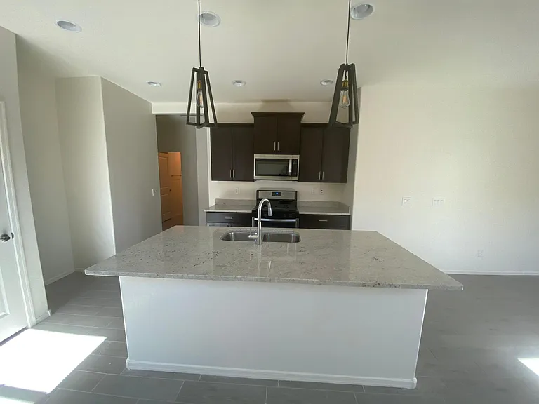 10731 W Dickerson Dr — Photo 6