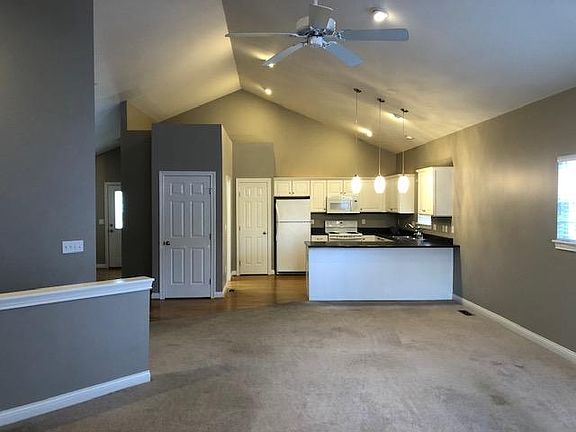 3rd image of 4519 Butterfield Pl
