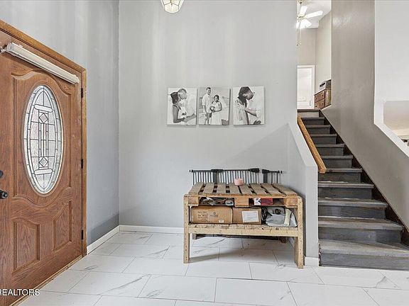 3rd image of 129 Greystone Dr