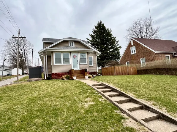 204 S 5th St, Guthrie Center, IA 50115