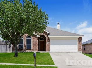 7101 Crenshaw Dr, Benbrook, TX 76126