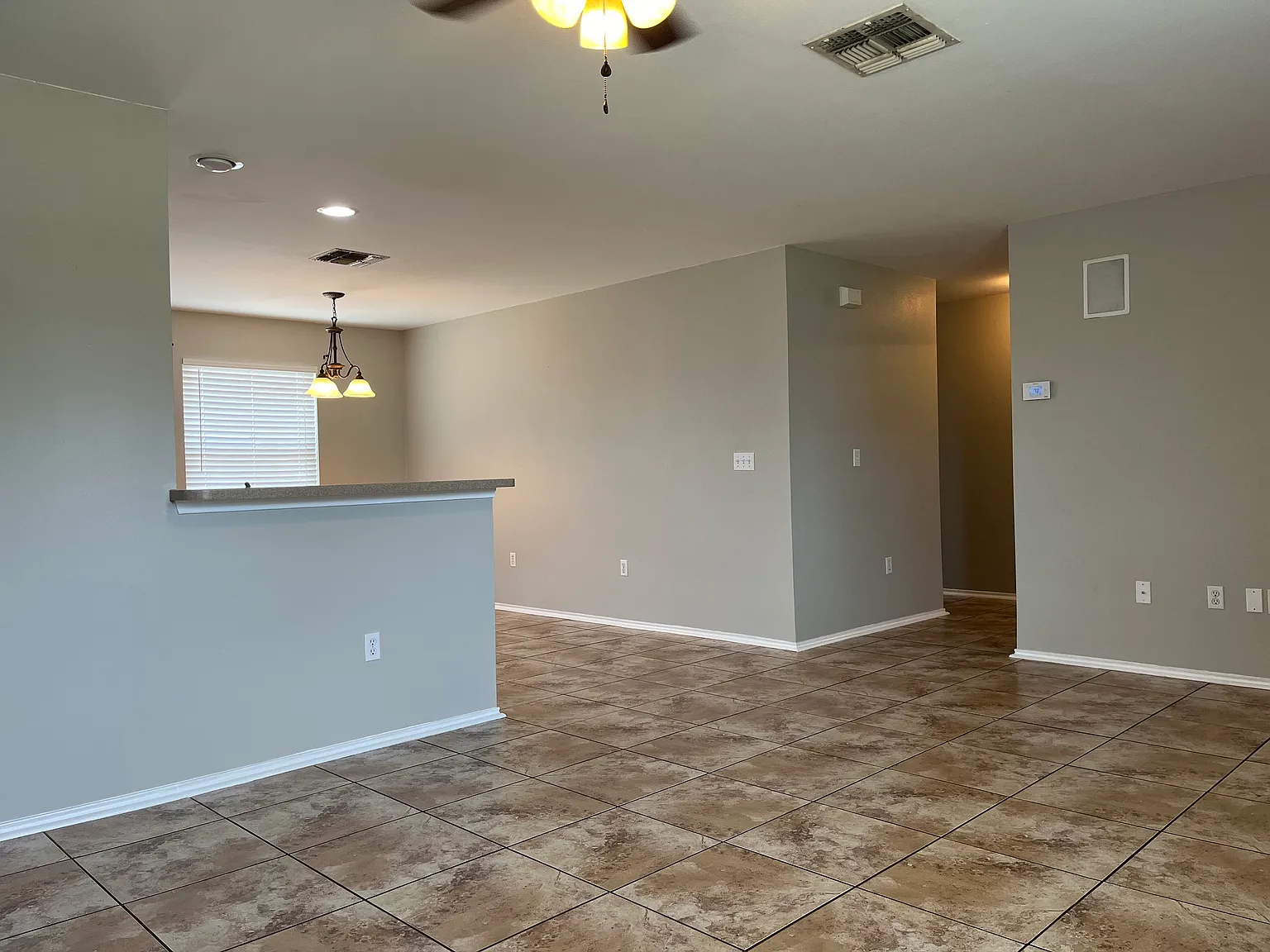 3 bed, 1412 sqft, $1,950 — Photo 3