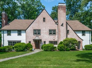 154 Colony Rd, Longmeadow, MA 01106