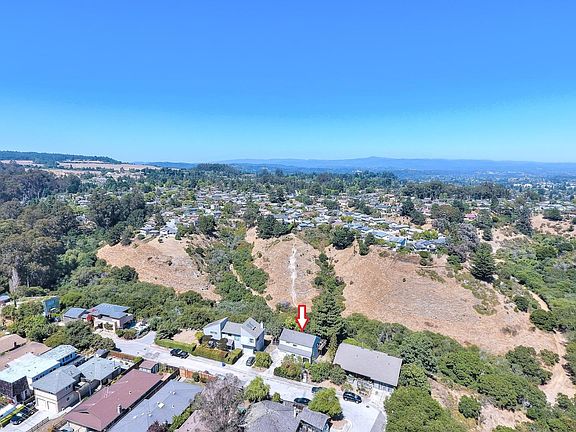 4th image of 104 Yosemite Ave