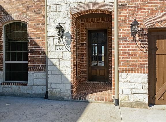 2nd image of 2933 Avondale Ct