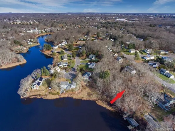 39 Trumbull Road, Waterford, CT 06385