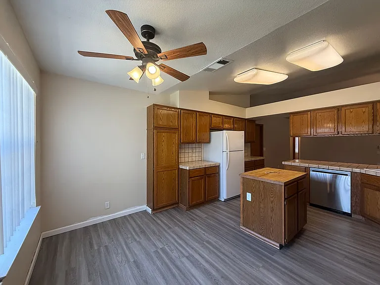 1105 S Jeffrey Ct — Photo 11