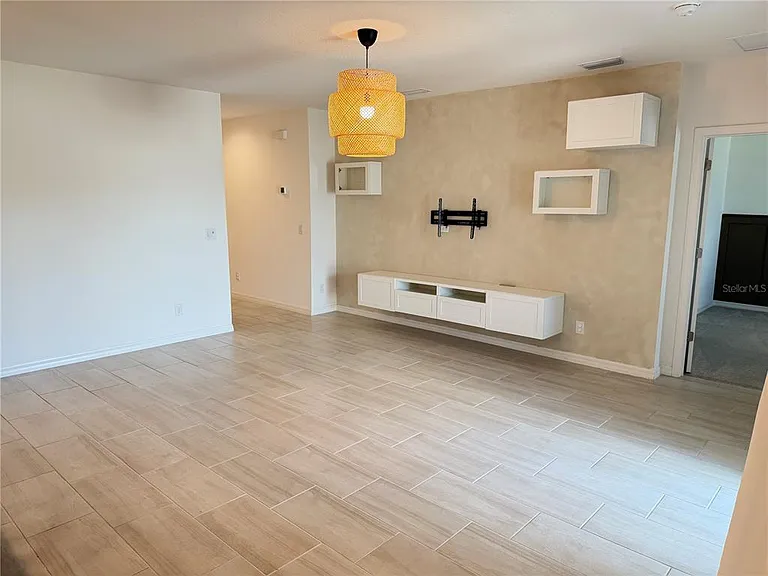 4209 Deleon St — Photo 6