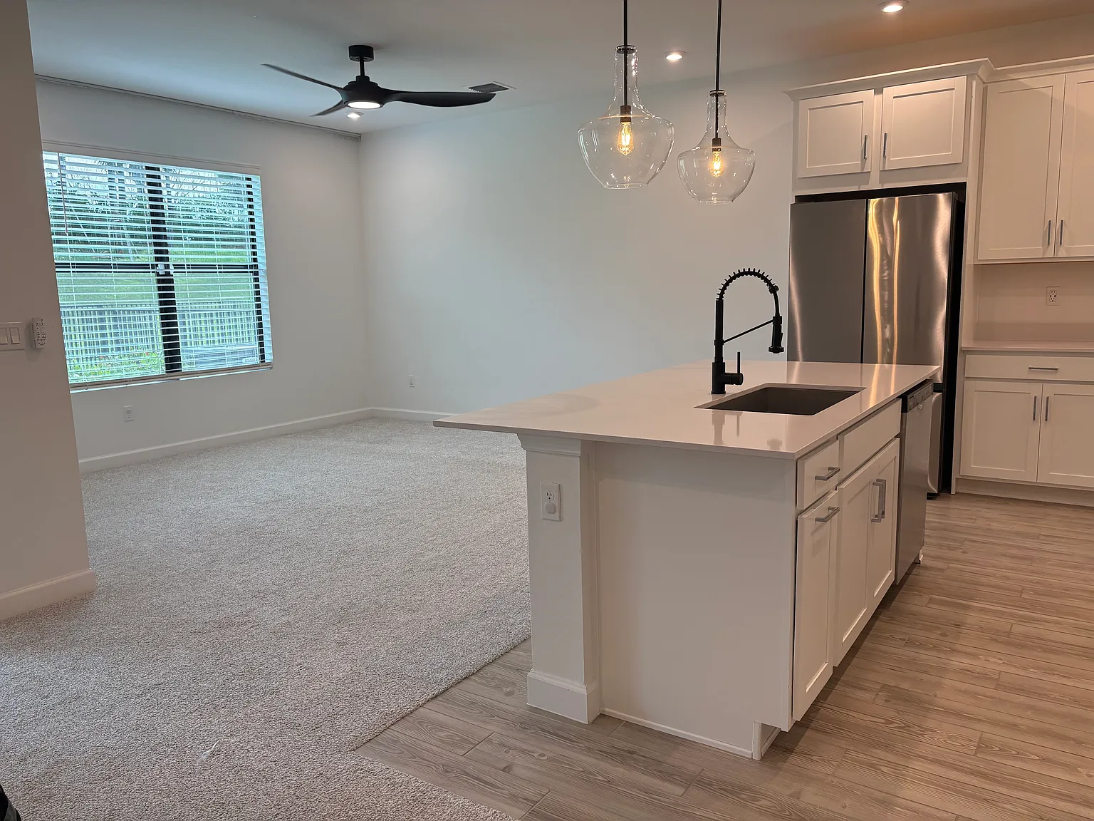 3 bed, 1916 sqft, $2,700 — Photo 3