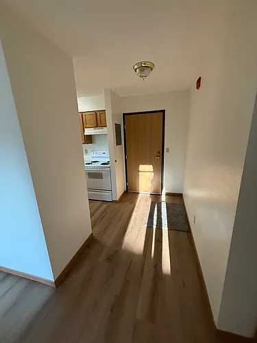 1607 6th Ave E #102 Photo 1