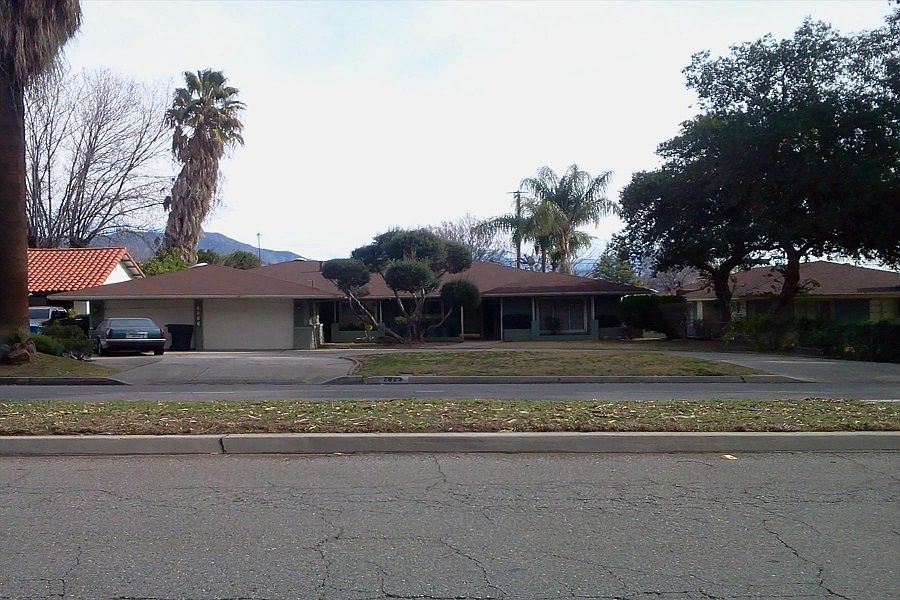 1st image of 2823 Valencia Ave