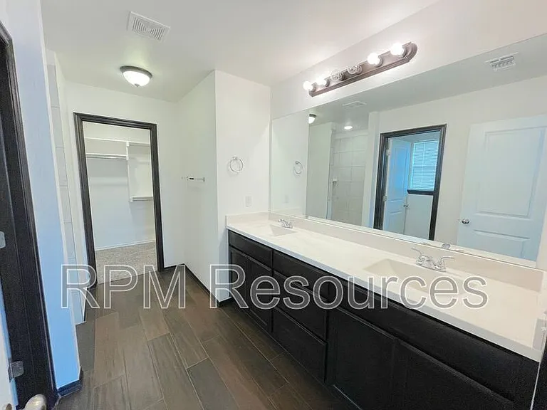 702 Midland Valley St — Photo 13