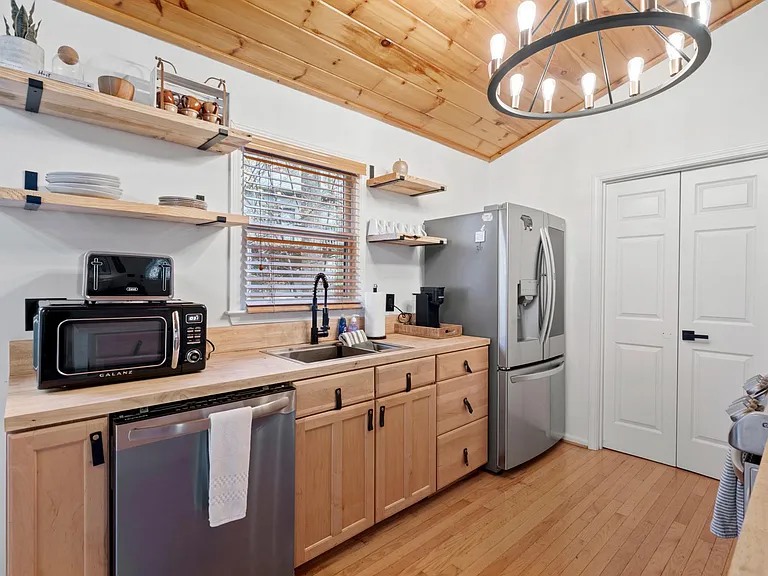 301 Buckskull Hollow Dr — Photo 17